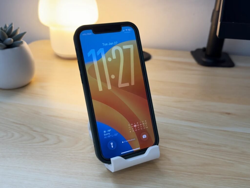 Minimalist Mobile Phone Stand & Desk Cradle